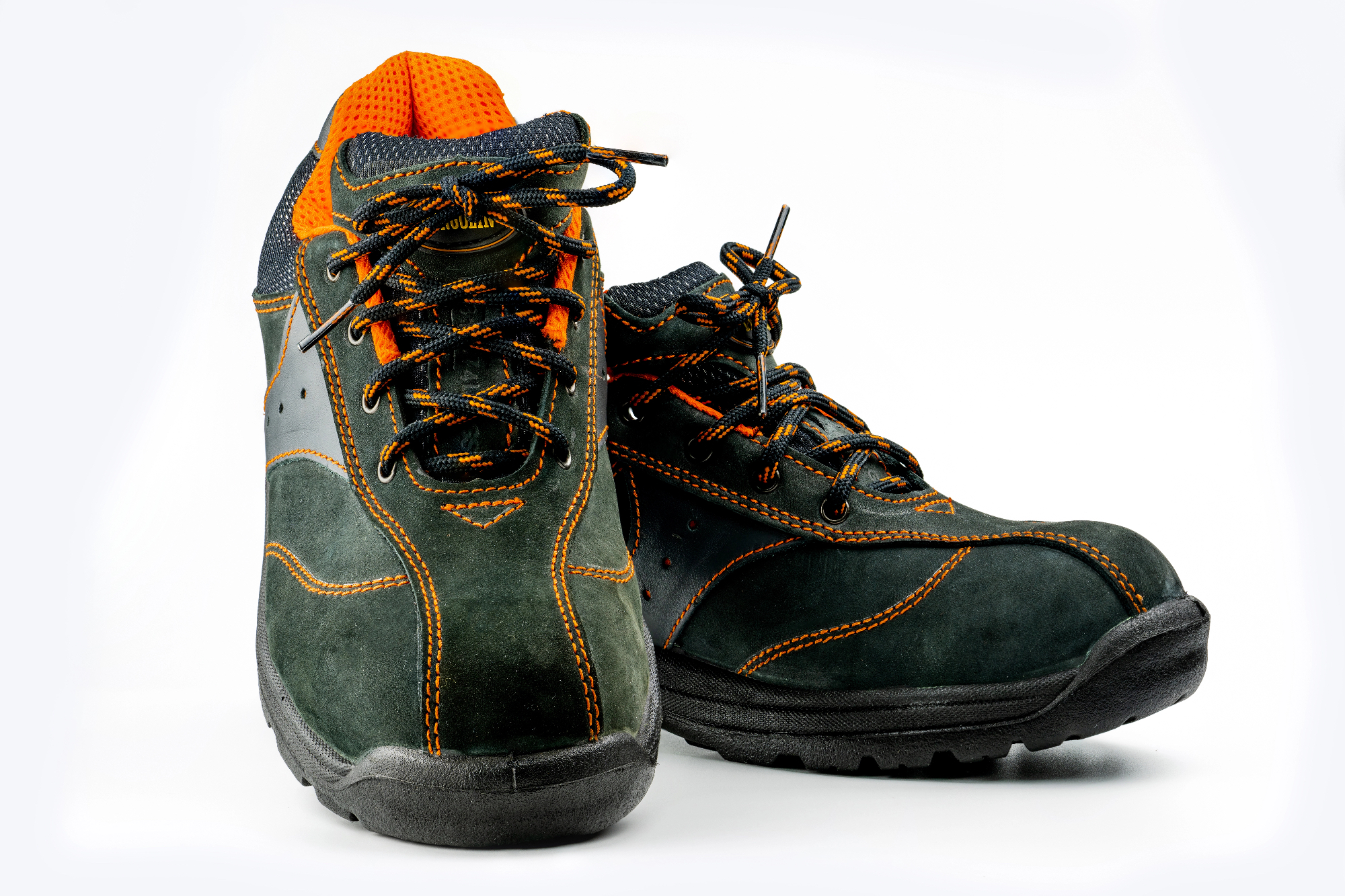 Dobra zaščitna obutev ne ščiti le pred poškodbami, ampak tudi pred dolgoročnimi obremenitvami